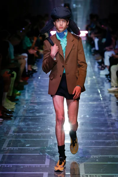 Look 48